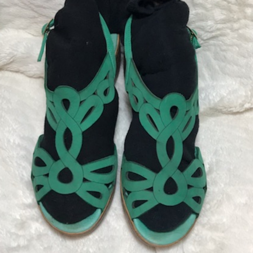 24 HRS shoes